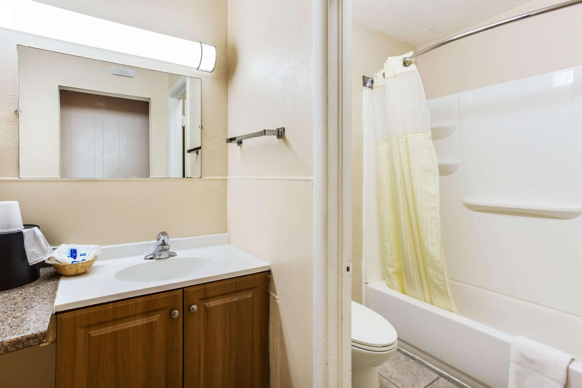 Rodeway Inn & Suites Raton Exterior foto